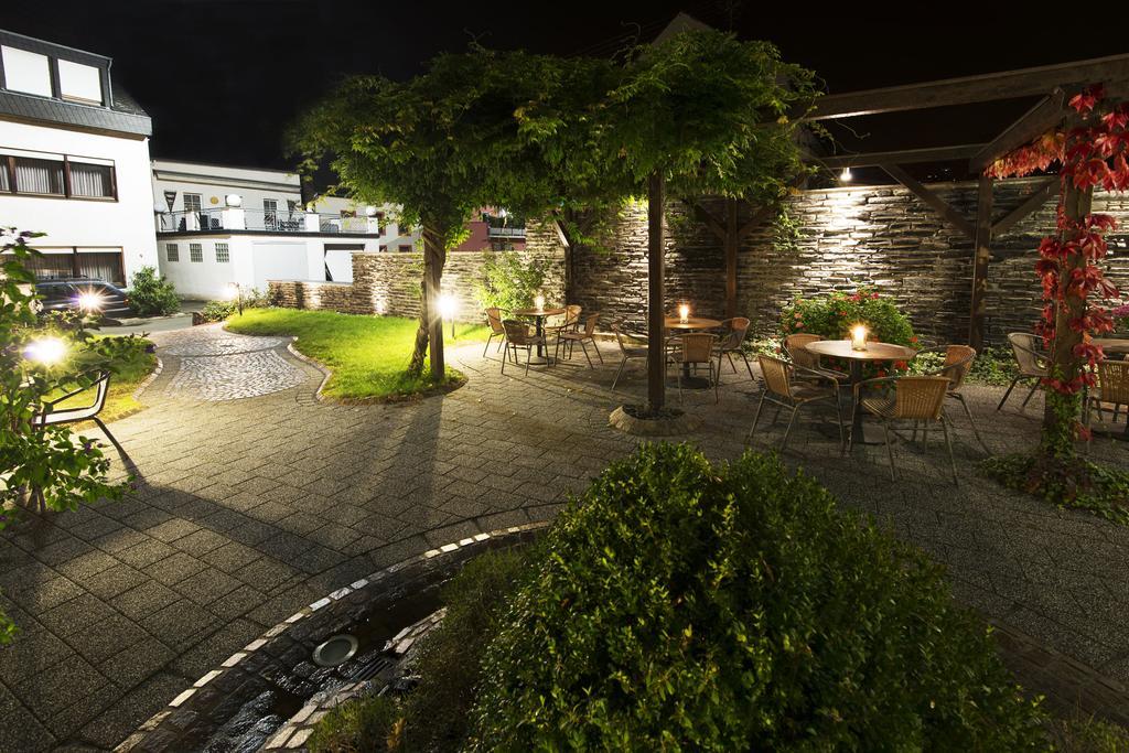 Wein & Gastehaus Hermeshof Hotel Trittenheim Exterior foto